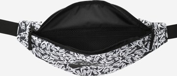 Nike Sportswear Fanny Pack in Black