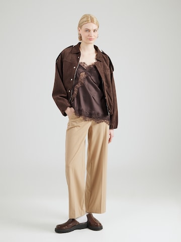 JDY Top 'JDYFifi' in Bruin