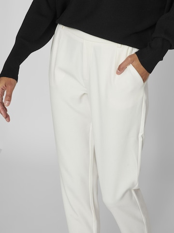 Coupe slim Pantalon à pince VILA en gris