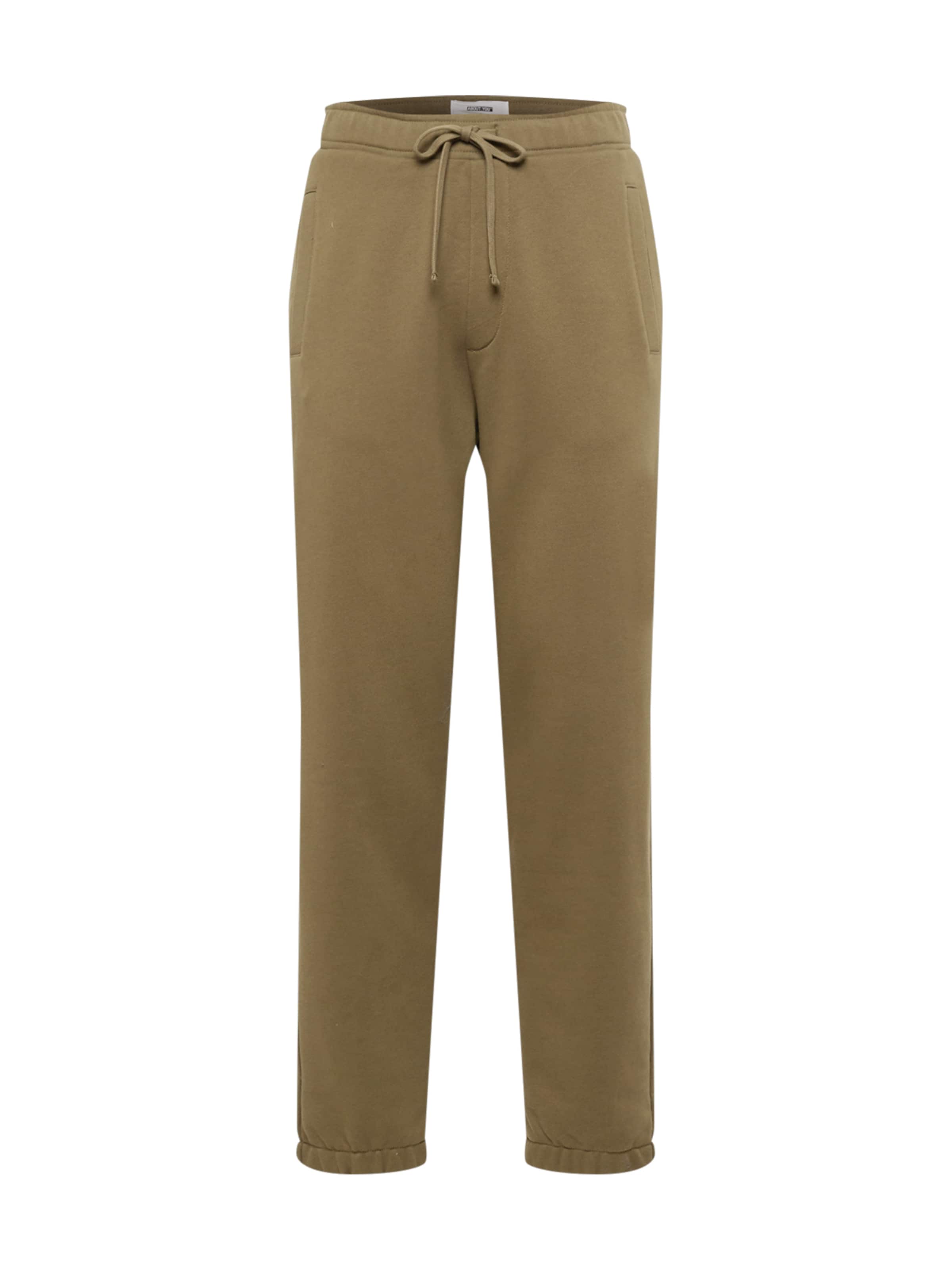 Effilé Pantalon 'Matti' ABOUT YOU x Alvaro Soler en vert : devant