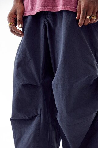 Tapered Pantaloni di BDG Urban Outfitters in blu