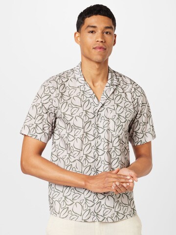 Coupe regular Chemise 'Elmer' By Garment Makers en gris : devant