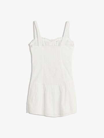 Robe d’été Bershka en blanc