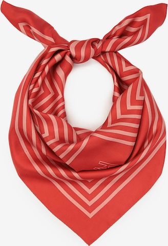 Foulard di Kazar in rosso: frontale