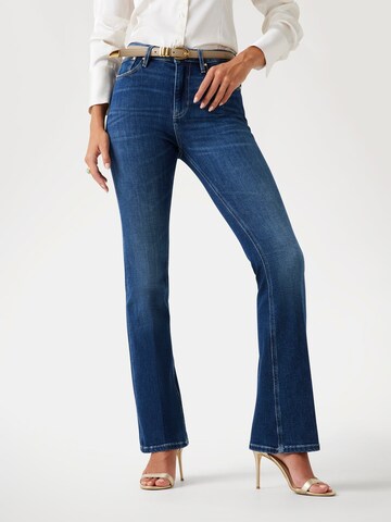 GUESS Flared Jeans in Blau: Vorderseite