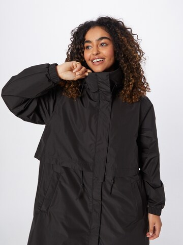 MAKIA Funkční kabát 'Isla' – černá