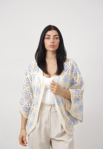 Elara Strickjacke in XS-XL in creme / hellblau, Produktansicht