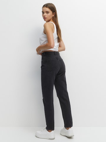 Pull&Bear Regular Jeans in Schwarz