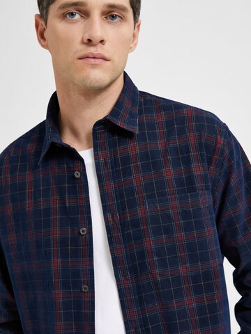 SELECTED HOMME Regular fit Button Up Shirt in Blue