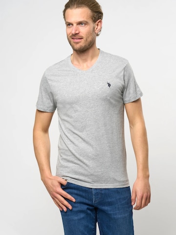 U.S. POLO ASSN. Bluser & t-shirts 'Cem' i grå: forside