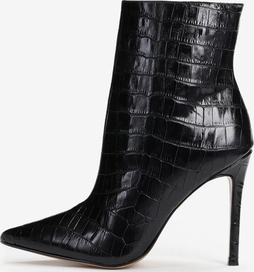 Kazar Ankle Boots in Black: front