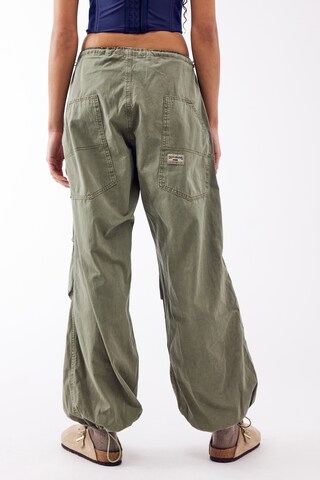 Tapered Pantaloni di BDG Urban Outfitters in verde