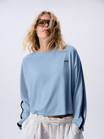 self. Shirt in Blauw: voorkant