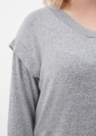 T-shirt TRIANGLE en gris