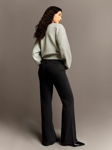 évasé Pantalon Bershka en noir