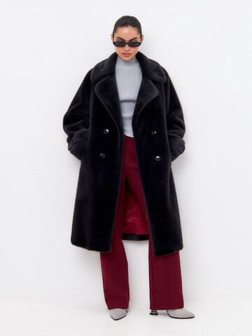 CESARE GASPARI Winter coat in Black