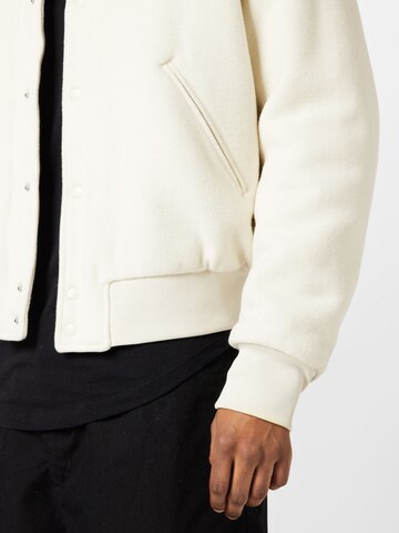 Veste mi-saison 'Jamie' WEEKDAY en blanc