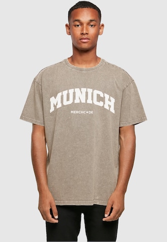 Merchcode Shirt 'Munich' in Bruin: voorkant