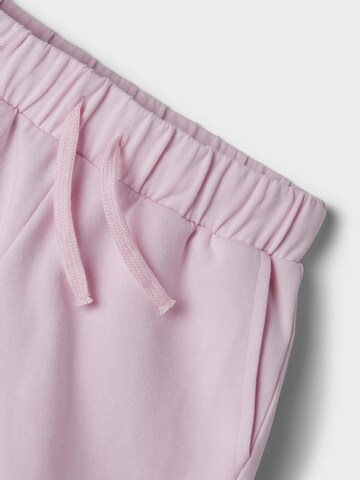 NAME IT Normalny krój Spodnie 'Feat' w kolorze różowy