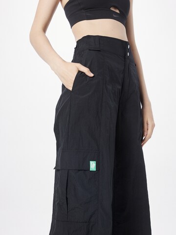 Wide Leg Pantalon cargo Nike Sportswear en noir