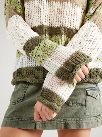 BDG Urban Outfitters Sweater in Green