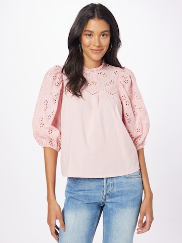 Warehouse Blouse 'Broderie' in Roze: voorkant