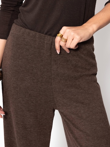 SASSYCLASSY Loosefit Hose‌‌‌‌‌ in Braun