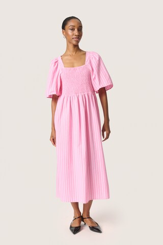 Robe 'Anvitte' SOAKED IN LUXURY en rose