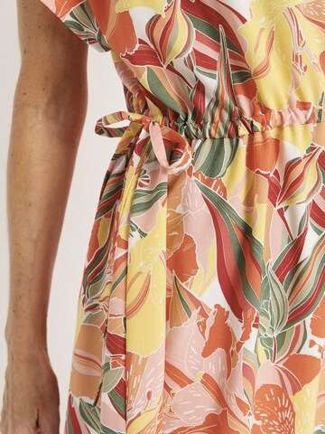 Cellbes of Sweden Kleid aus Viskose mit einem Blumen-Muster in Gelb