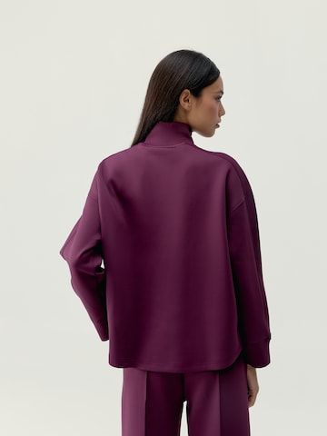 Born Sportief sweatshirt ' Thashi ' in Lila