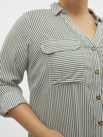 Vero Moda Curve Bluse 'CBUMPY ' i grøn
