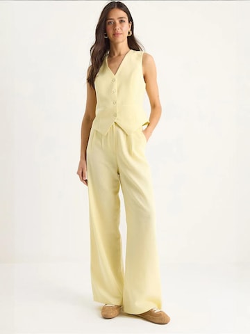 Bianco Lucci Broekpak in Geel: voorkant