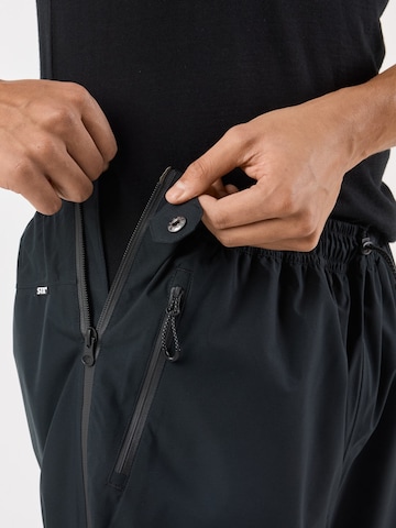 SWEDEMOUNT Regular Outdoorbroek 'Abisko' in Zwart