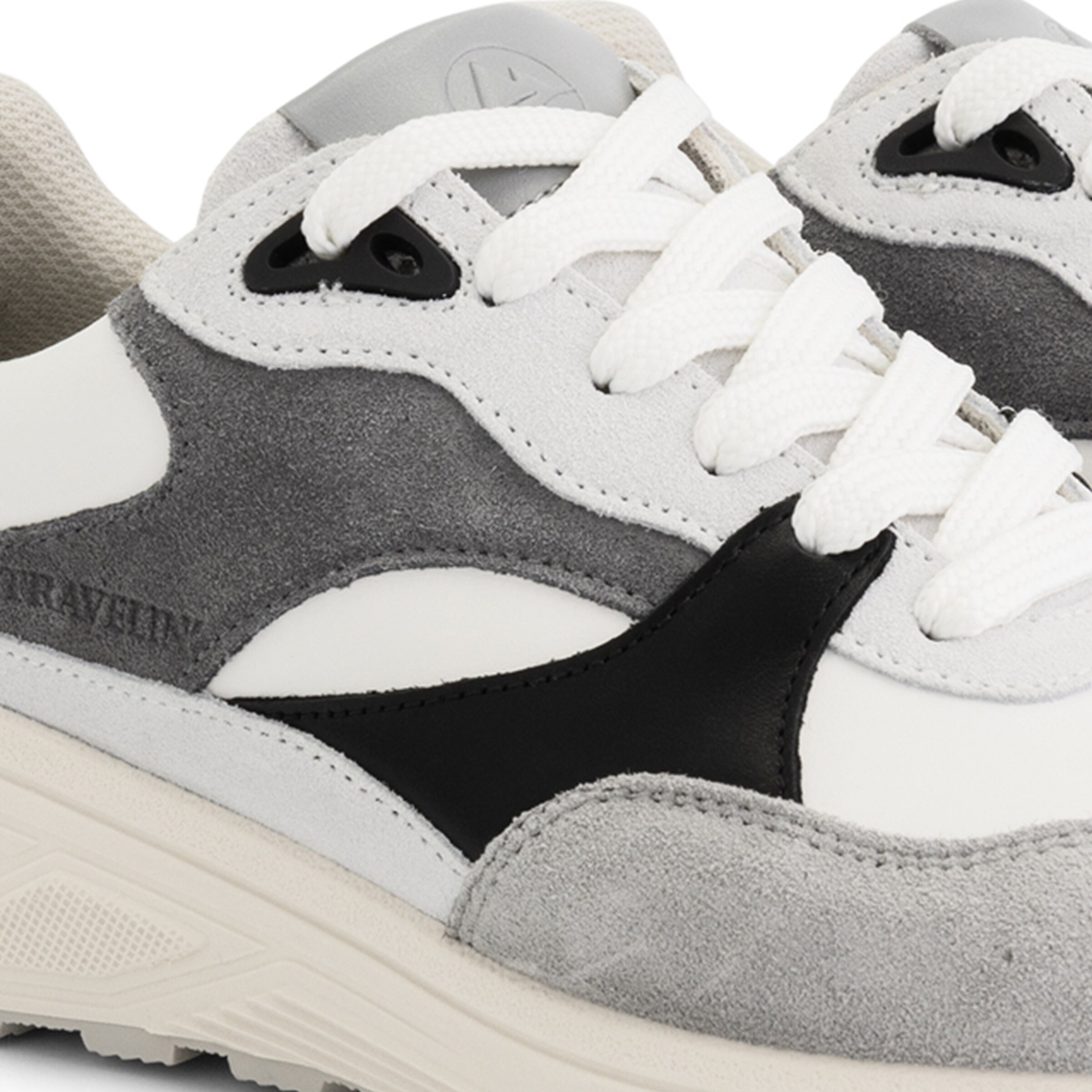 Travelin Sneaker low 'Royston' i grå