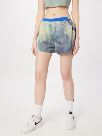 NIKE Regular Sportshorts in Blau: predná strana