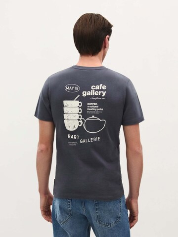 T-Shirt 'Cafe Gallery' Scalpers en gris : devant