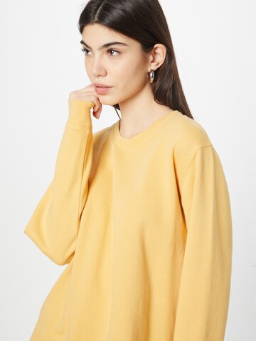 s.Oliver - Sweatshirt em amarelo