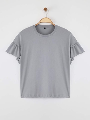 T-shirt Trendyol en gris : devant