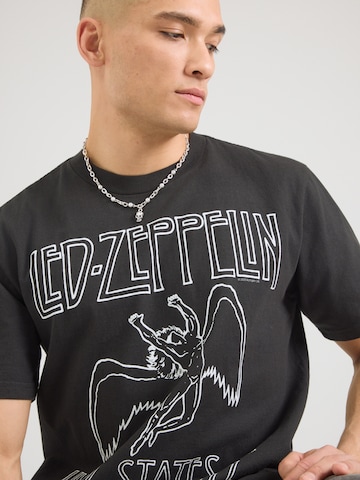 GAP Μπλουζάκι σε μαύρο