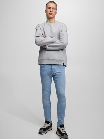 Pull&Bear Regular Jeans in Blauw: voorkant