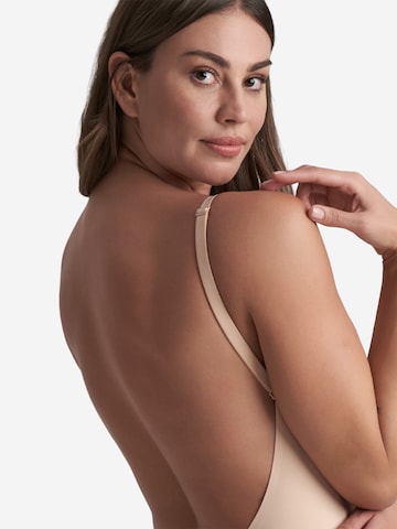 Bye Bra - Body moldeador 'Low Back Bodysuit Thong' en beige