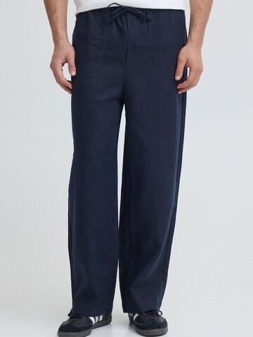 Loosefit Pantalon chino Casual Friday en bleu : devant