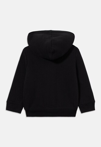 GAP Collegetakki värissä musta