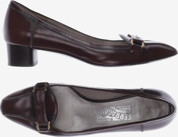 Salvatore Ferragamo Flats & Loafers in 36,5 in Brown: front