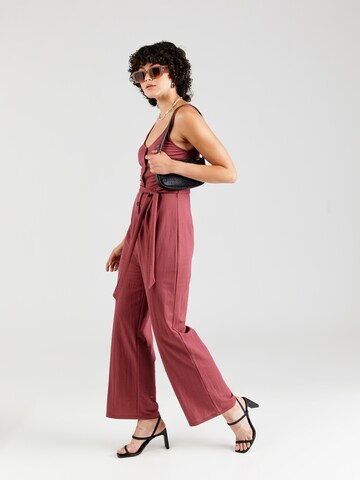 Tuta jumpsuit 'Fiona' di ABOUT YOU in lilla