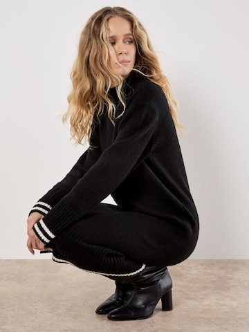 Robe ' ' Apricot en noir