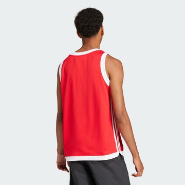 ADIDAS ORIGINALS - Camiseta en rojo