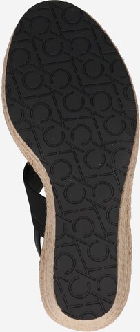 Calvin Klein - Sandalias con hebilla en negro