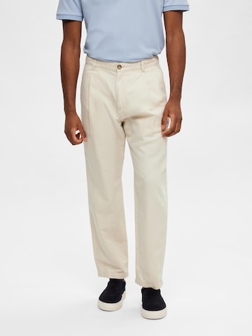 SELECTED HOMME Regular Pleat-front trousers 'Jones' in Beige: front