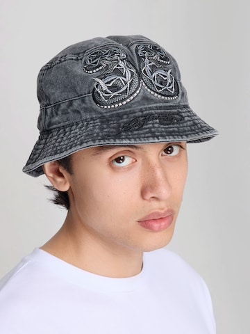 Chapeaux Ed Hardy en gris : devant